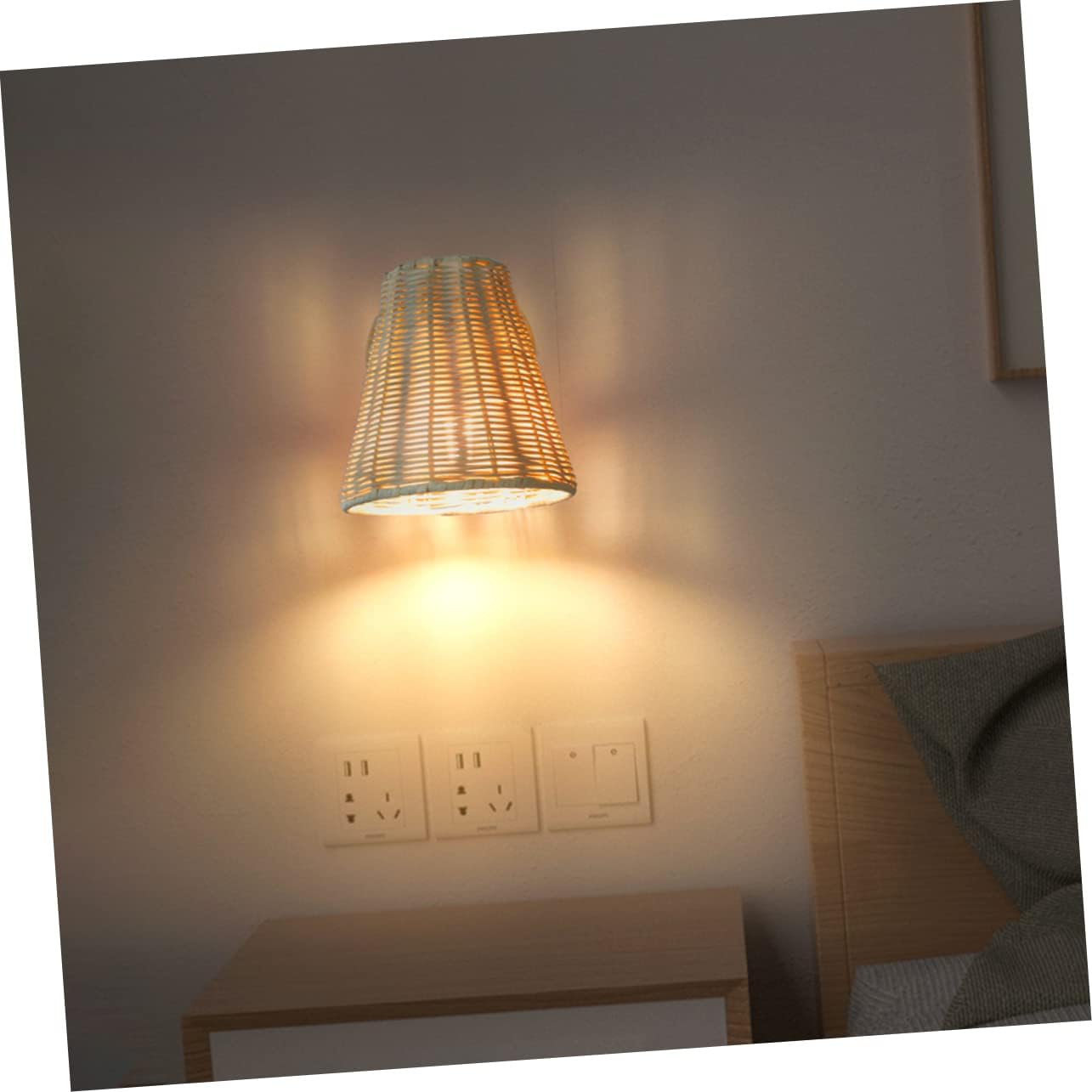 Rustic Wall Mounted Light with Hand-Woven Shade Rattan Bamboo Bedroom Living Room Wall Lamp Indoor Wall Lights Sconces