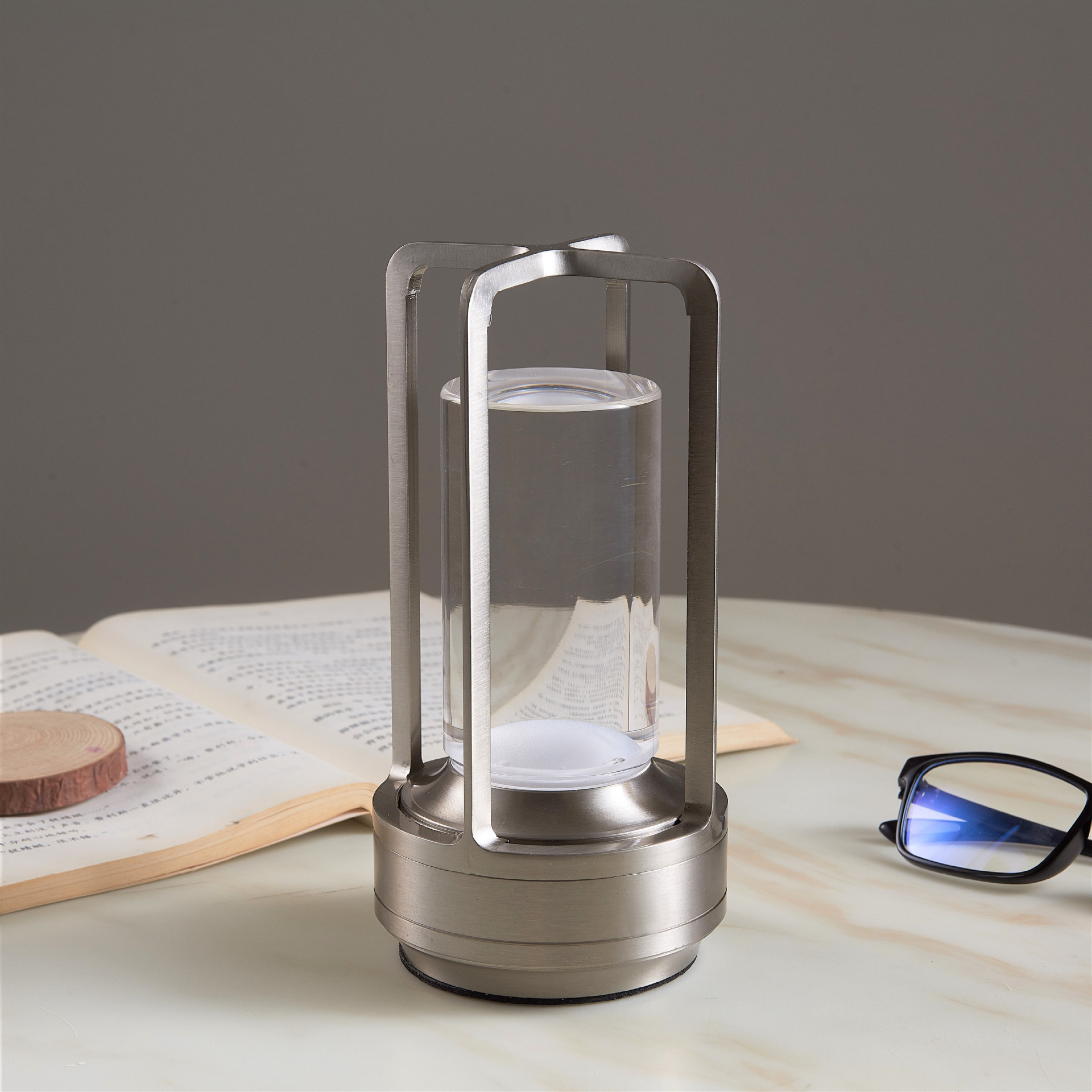 Modern Creative Charging Desk Battery-Powered Night Light Living Room Outdoor Office Decorative Cordless Portable LED Table Lamp